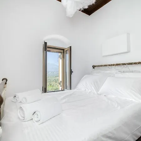 Serenity View - Traditional Village Holiday home