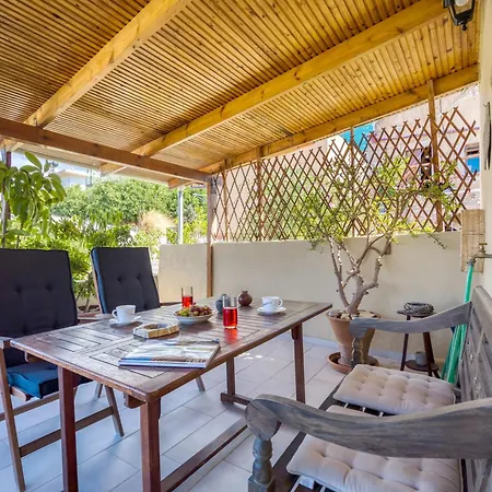 Serenity View - Traditional Village Holiday home Kouses