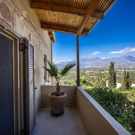 Serenity View - Traditional Village Holiday home
