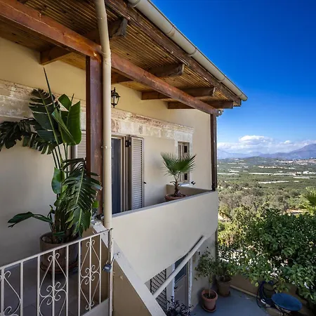Serenity View - Traditional Village Holiday home