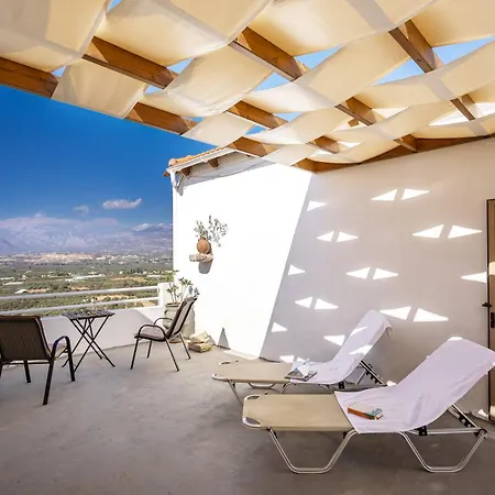 Serenity View - Traditional Village Holiday home *
